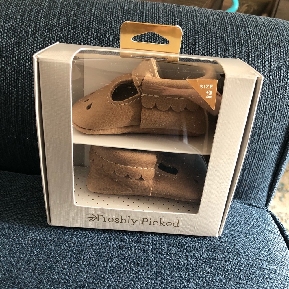 Freshly Picked Mary Jane Size 2